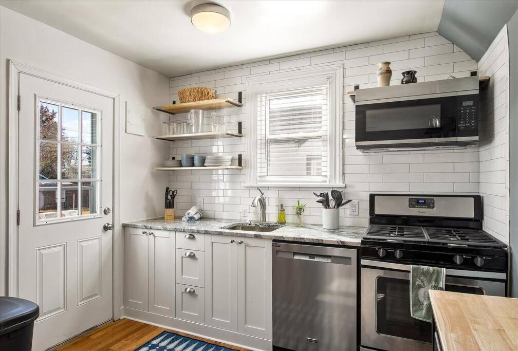 Private House Mins To Maymont Park, Trails & Vcu! Richmond Exterior foto