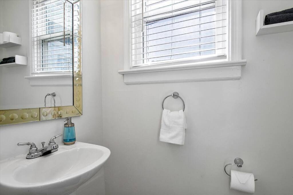 Private House Mins To Maymont Park, Trails & Vcu! Richmond Exterior foto